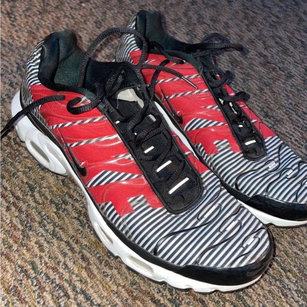 Nike Air Max Plus Black Red White